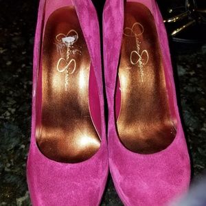 Jessica Simpson pumps